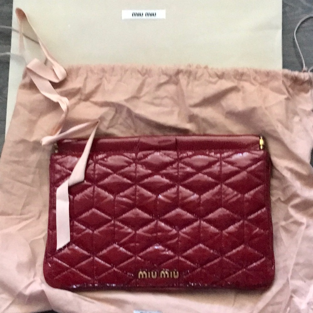 NEW Never Used MiuMiu Red Clutch bag. Matelassé leather clutch bag - Picture 2 of 15